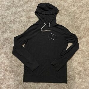 XS men’s hooded American Eagle long sleeve shirt